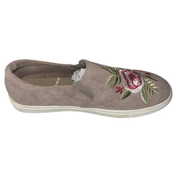 Forever Desire Women's Slip-On Taupe Embroidered Suede Sneakers/Shoes | NEW/NWT! - Picture 3 of 11